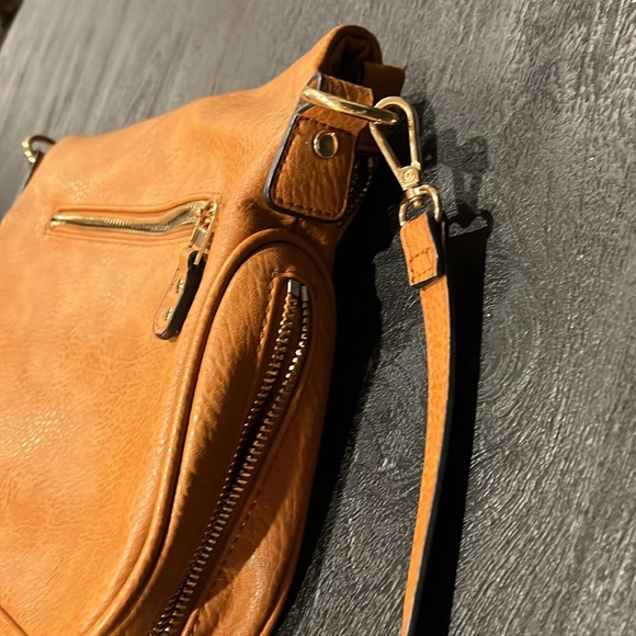 Moda Luxe Brown General Use Purse w/Various Zippers & Pockets - Picture 13 of 14